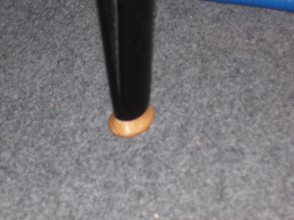 deskfoot.jpg